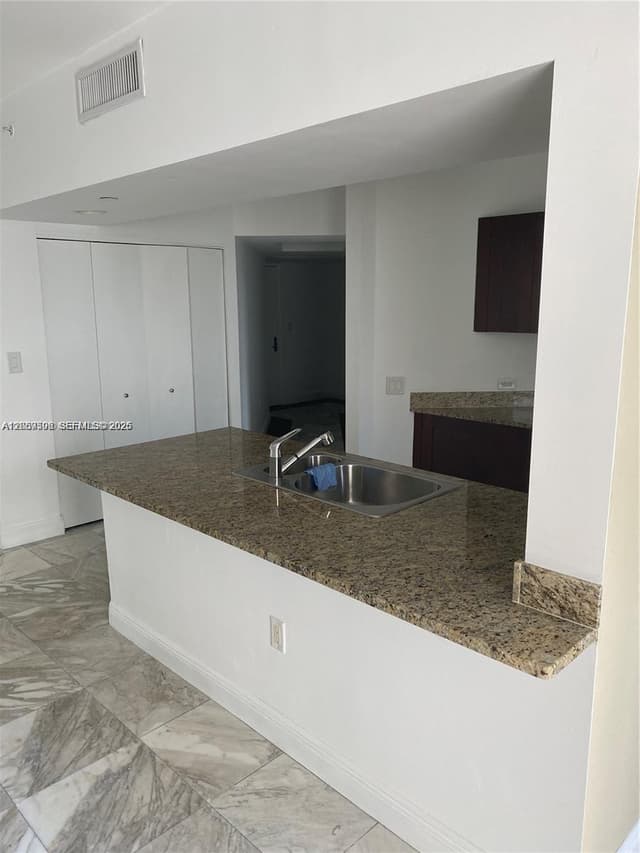 19900 E Country Club Dr # 310, Aventura FL 33180 - Aventura, FL - Photo 5