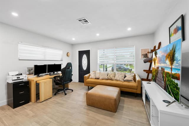 400 NW 52ND Court, Oakland Park FL 33309 - Oakland Park, FL - Photo 5