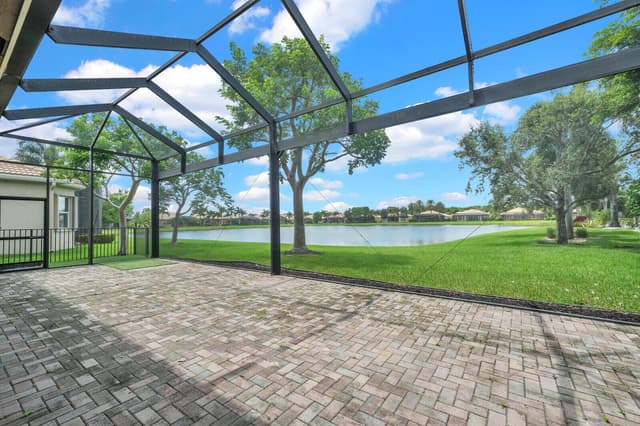 10469 Whitewind Circle, Boynton Beach FL 33473 - Boynton Beach, FL - Photo 4