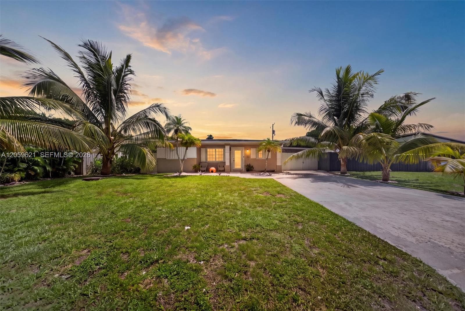 6404 Grant Ct, Hollywood FL 33024