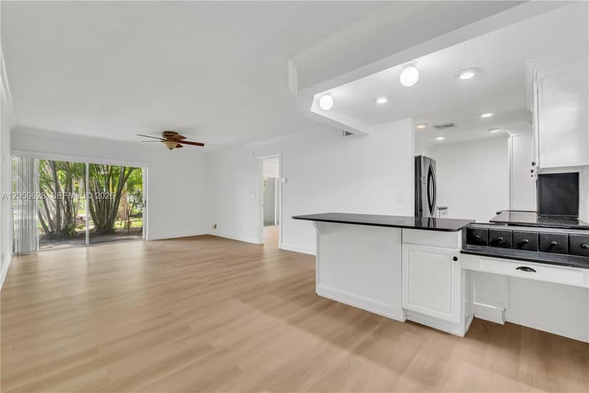 725 Hummingbird Way # 107, North Palm Beach FL 33408