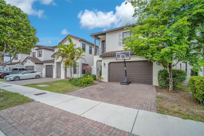 3575 W 97th St, Hialeah FL 33018