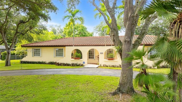8520 SW 119 Street, Unincorporated Dade County FL 33156 - Unincorporated Dade County, FL - Photo 2