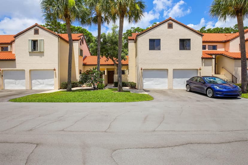 14 Vía De Casas Sur # 103, Boynton Beach FL 33426