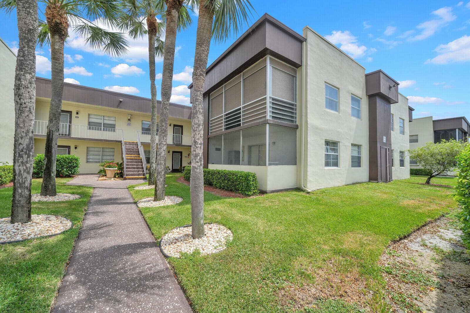 742 Normandy P, Delray Beach FL 33484 - Delray Beach, FL - Photo 1