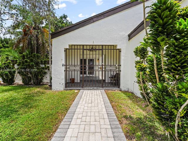15491 SW 153rd St, Miami FL 33187 - Miami, FL - Photo 5