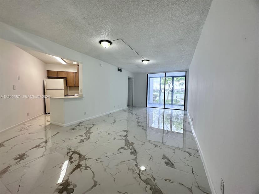 212 Lake Pointe Dr # 107, Oakland Park FL 33309