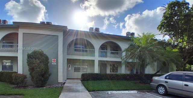 1103 Bahama Bnd # H2, Coconut Creek FL 33066 - Coconut Creek, FL - Photo 2