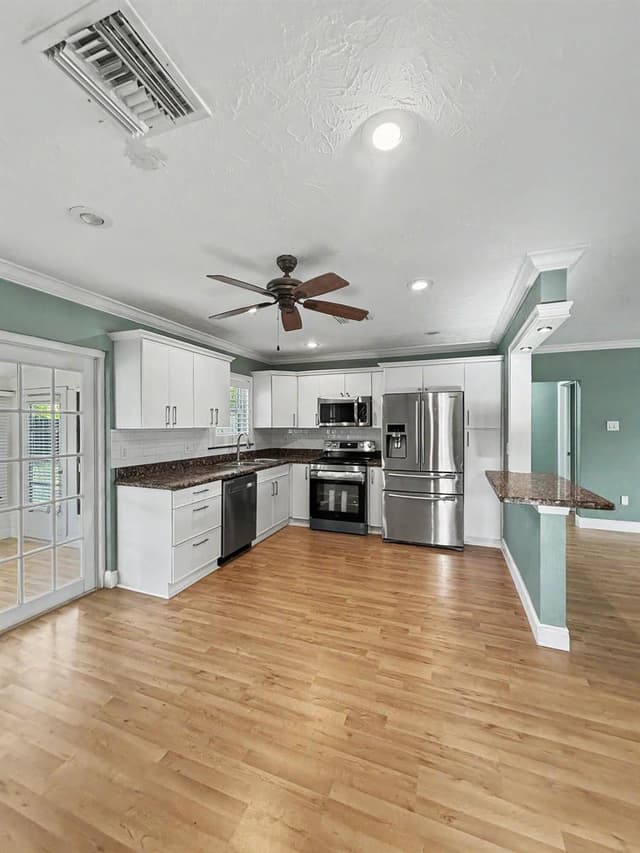 150 SE 5th Court, Pompano Beach FL 33060 - Pompano Beach, FL - Photo 2