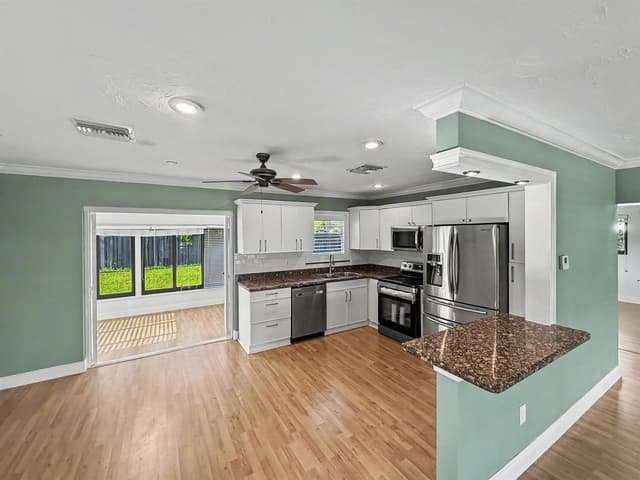 150 SE 5th Court, Pompano Beach FL 33060 - Pompano Beach, FL - Photo 3