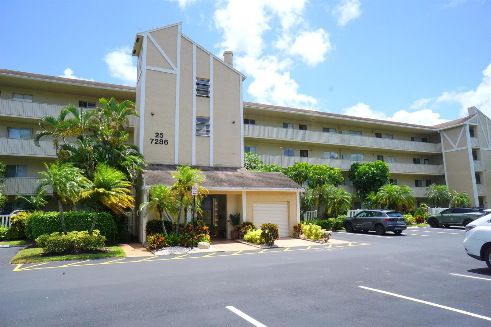 7286 HUNTINGTON Lane # 306, Delray Beach FL 33446 - Delray Beach, FL - Photo 1