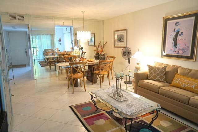 7286 HUNTINGTON Lane # 306, Delray Beach FL 33446 - Delray Beach, FL - Photo 4