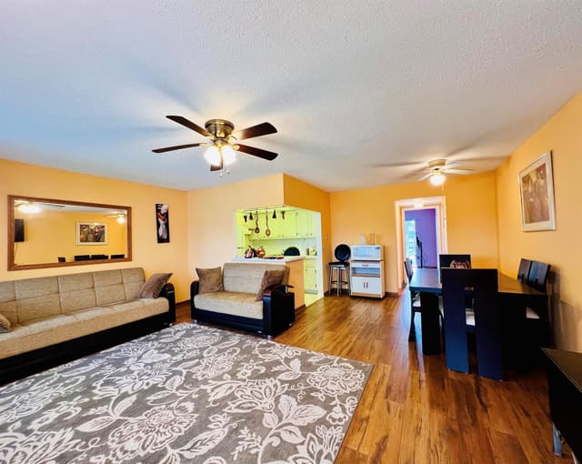 131 Camden F, West Palm Beach FL 33417 - West Palm Beach, FL - Photo 2