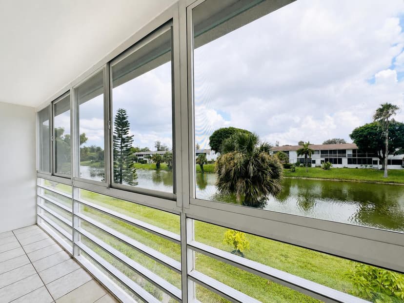 131 Camden F, West Palm Beach FL 33417