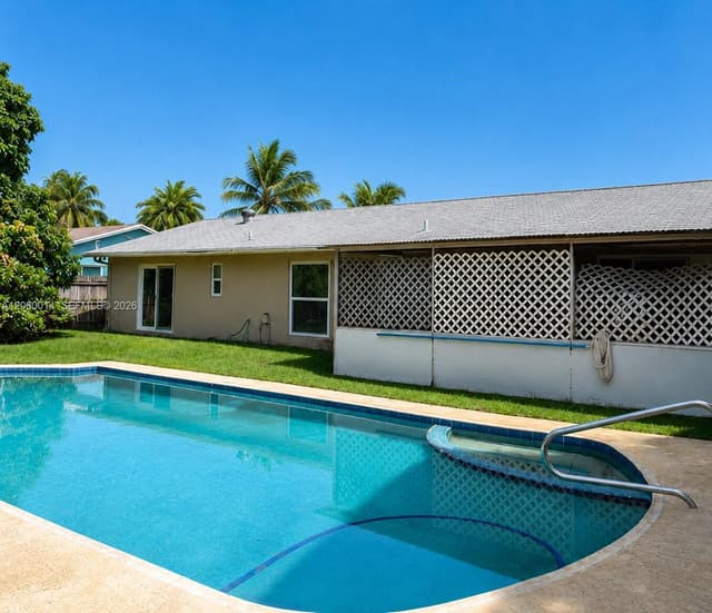 6221 SW 4th St, Margate FL 33068 - Margate, FL - Photo 2