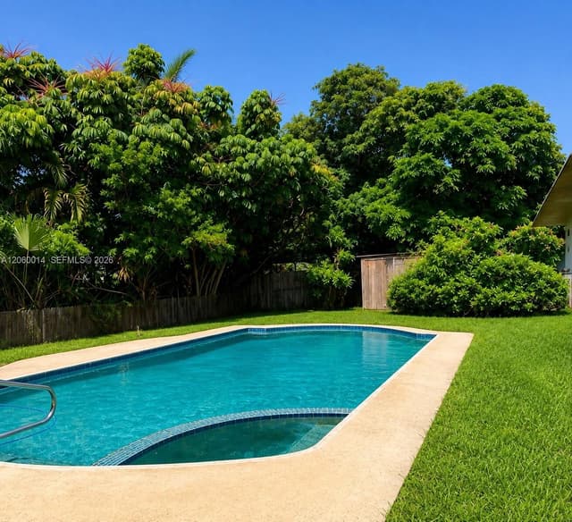 6221 SW 4th St, Margate FL 33068 - Margate, FL - Photo 3
