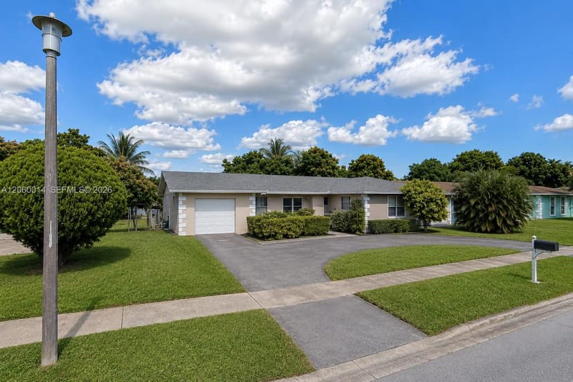 6221 SW 4th St, Margate FL 33068