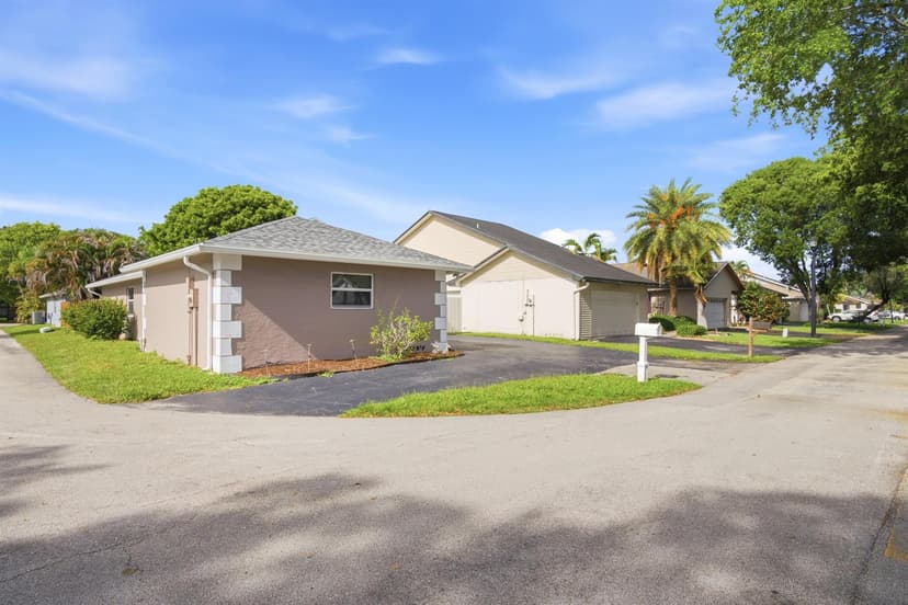 8300 SW 41ST Street, Davie FL 33328