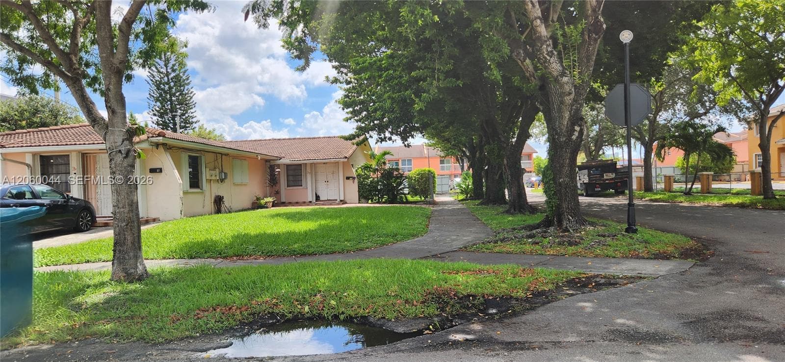 39 SW 114th Ave, Sweetwater FL 33174 - Sweetwater, FL - Photo 1