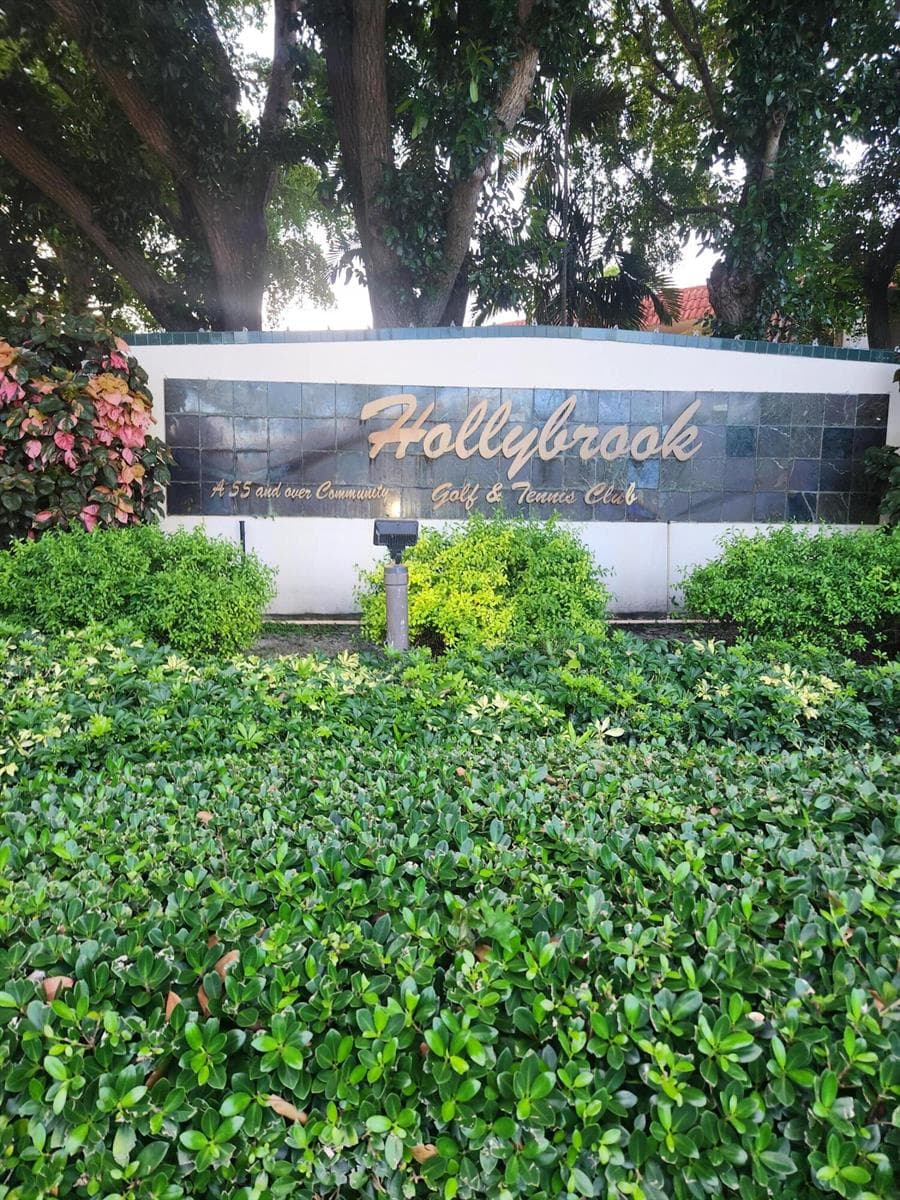 811 S Hollybrook Drive S # 206, Pembroke Pines FL 33025 - Pembroke Pines, FL - Photo 1