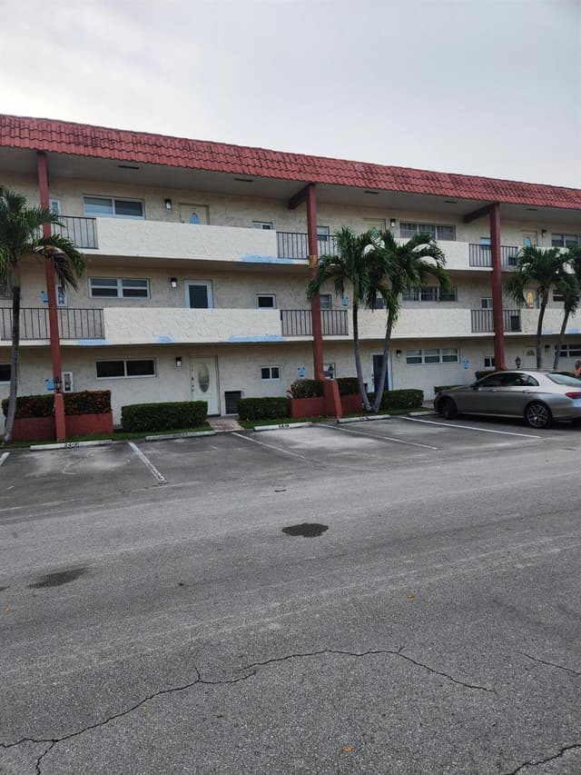 811 S Hollybrook Drive S # 206, Pembroke Pines FL 33025 - Pembroke Pines, FL - Photo 4