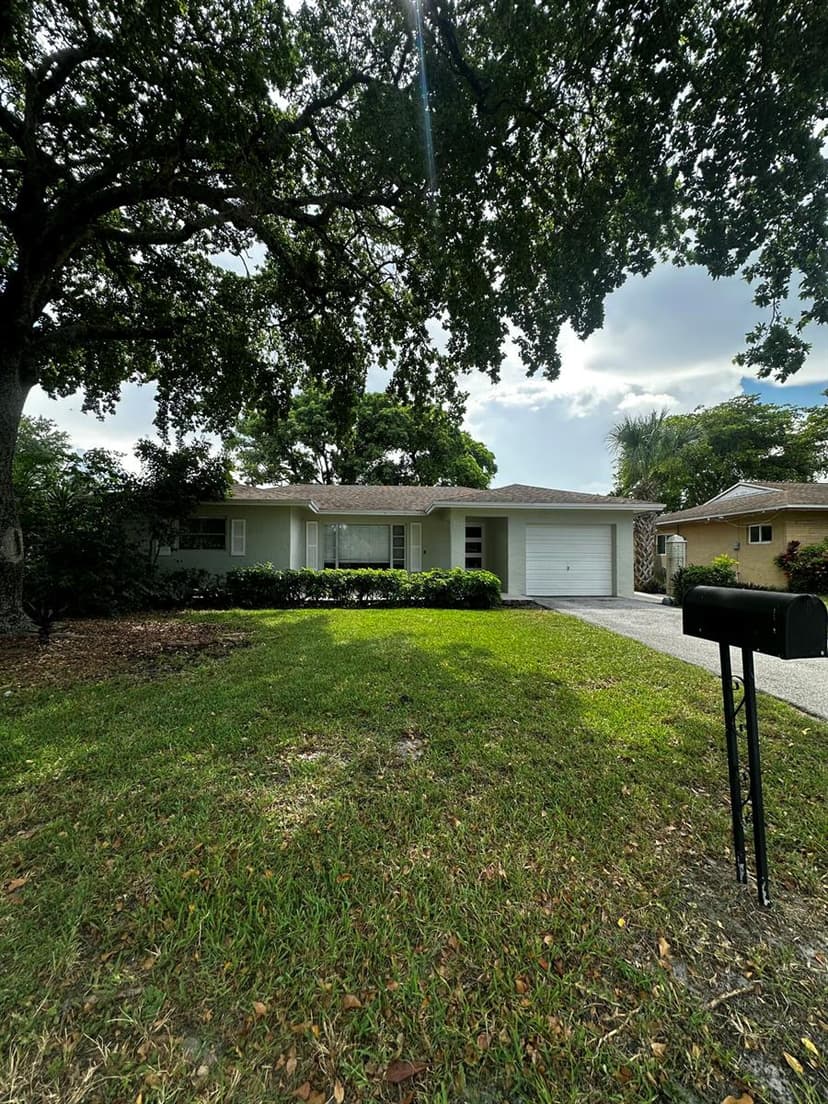 8211 NW 91st Avenue, Tamarac FL 33321