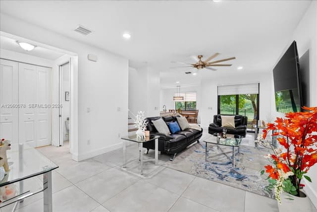425 NW 33rd Ln, Pompano Beach FL 33069 - Pompano Beach, FL - Photo 3