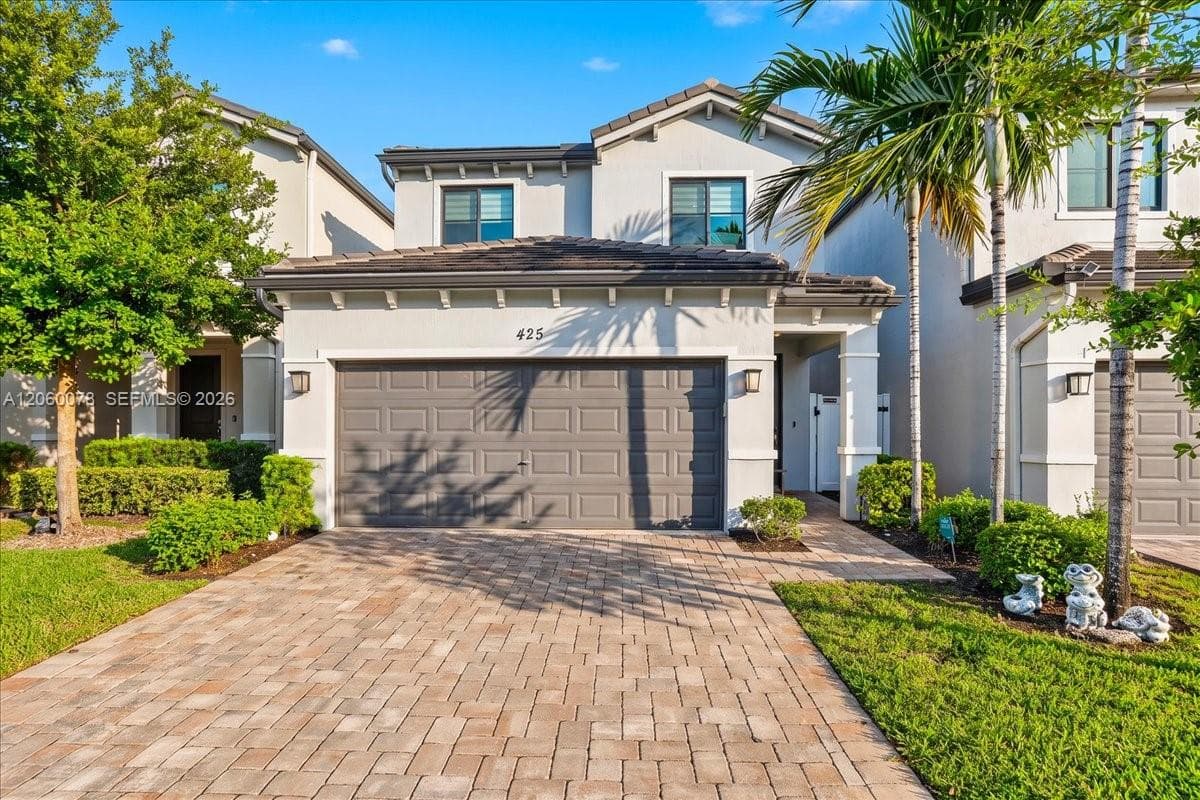425 NW 33rd Ln, Pompano Beach FL 33069 - Pompano Beach, FL - Photo 1