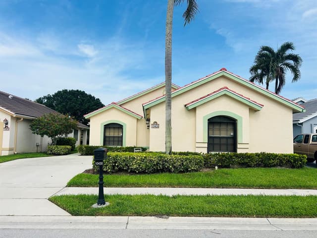 10430 Lexington Circle S, Boynton Beach FL 33436 - Boynton Beach, FL - Photo 2