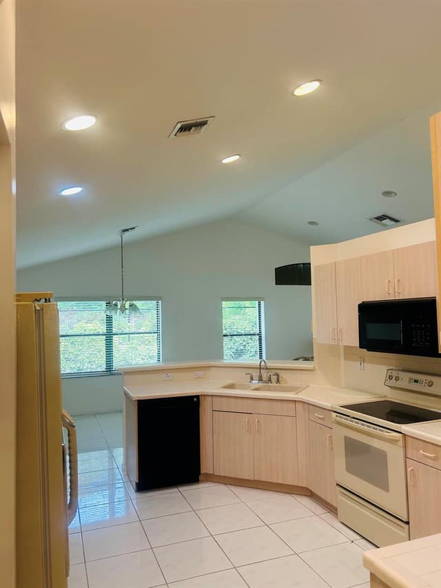 10430 Lexington Circle S, Boynton Beach FL 33436 - Boynton Beach, FL - Photo 4