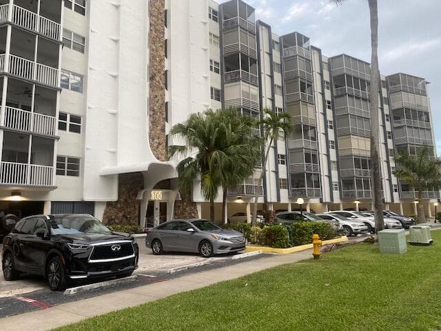 300 Diplomat Parkway # 307, Hallandale Beach FL 33009 - Hallandale Beach, FL - Photo 2