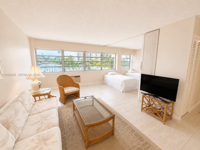 220 Kings Point Dr # 211, Sunny Isles Beach FL 33160 - Sunny Isles Beach, FL - Photo 7