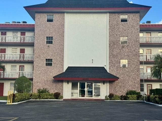 4140 NW 44th Ave # 413, Lauderdale Lakes FL 33319 - Lauderdale Lakes, FL - Photo 2