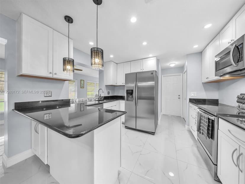 1221 NW 45th St, Deerfield Beach FL 33064