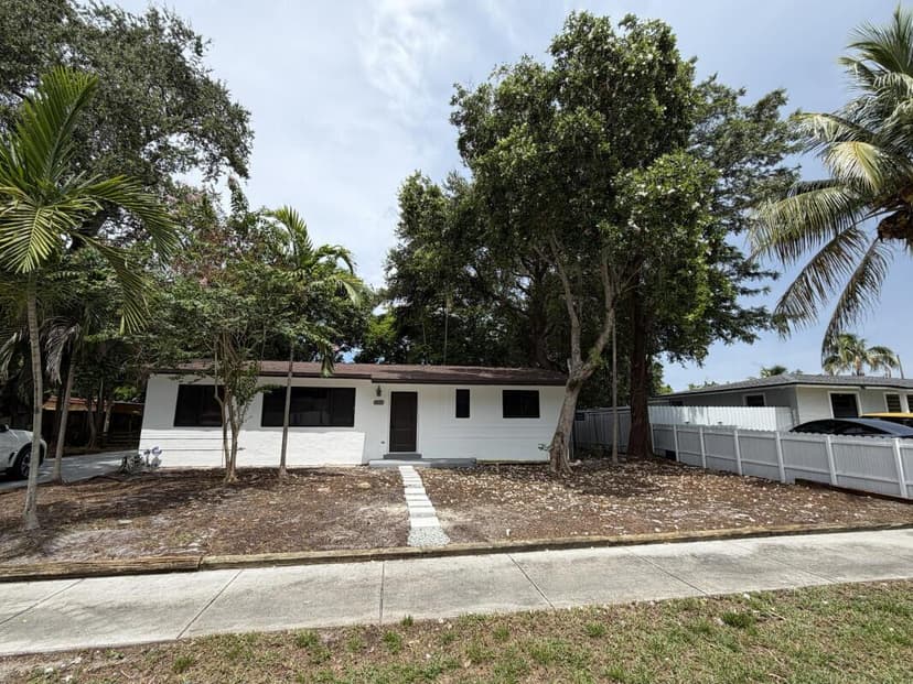 3611 SW 33rd Avenue, West Park FL 33023