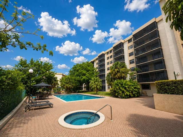 900 NE 195th St # 109, Miami FL 33179 - Miami, FL - Photo 2