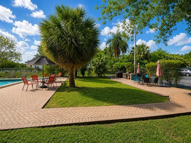 900 NE 195th St # 109, Miami FL 33179 - Miami, FL - Photo 3