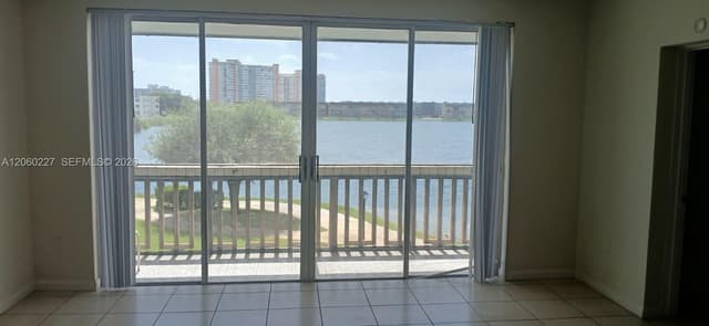 1591 NE Miami Gardens Dr # 205, Miami FL 33179 - Miami, FL - Photo 5