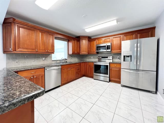 3318 NW 68TH Court, Fort Lauderdale FL 33309 - Fort Lauderdale, FL - Photo 5