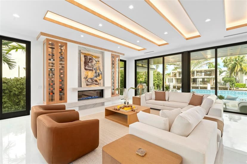 24 FIESTA Way, Fort Lauderdale FL 33301