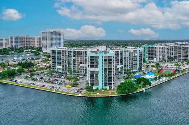 200 Leslie Dr # 329, Hallandale Beach FL 33009 - Hallandale Beach, FL - Photo 3