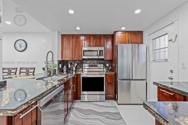 301 NE 14th Ave # 207, Hallandale Beach FL 33009 - Hallandale Beach, FL - Photo 2