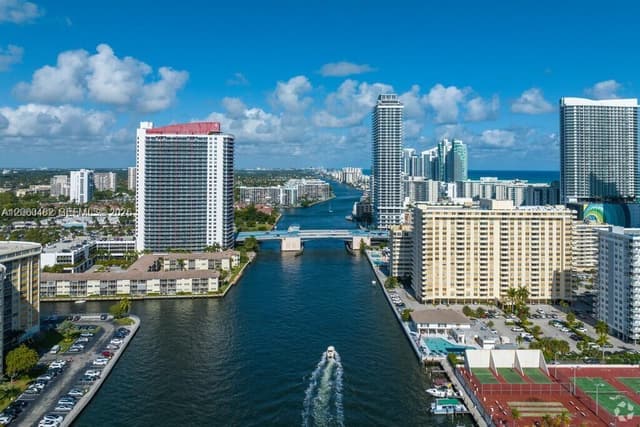 301 NE 14th Ave # 207, Hallandale Beach FL 33009 - Hallandale Beach, FL - Photo 3