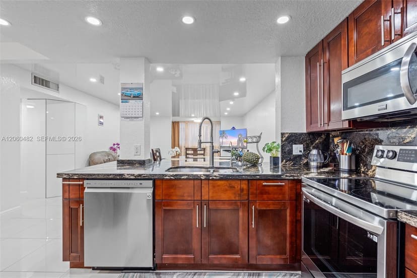 301 NE 14th Ave # 207, Hallandale Beach FL 33009
