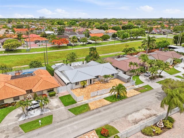 323 NW 136th Pl, Miami FL 33182 - Miami, FL - Photo 3