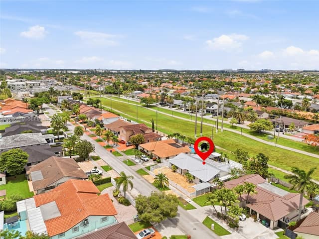 323 NW 136th Pl, Miami FL 33182 - Miami, FL - Photo 4