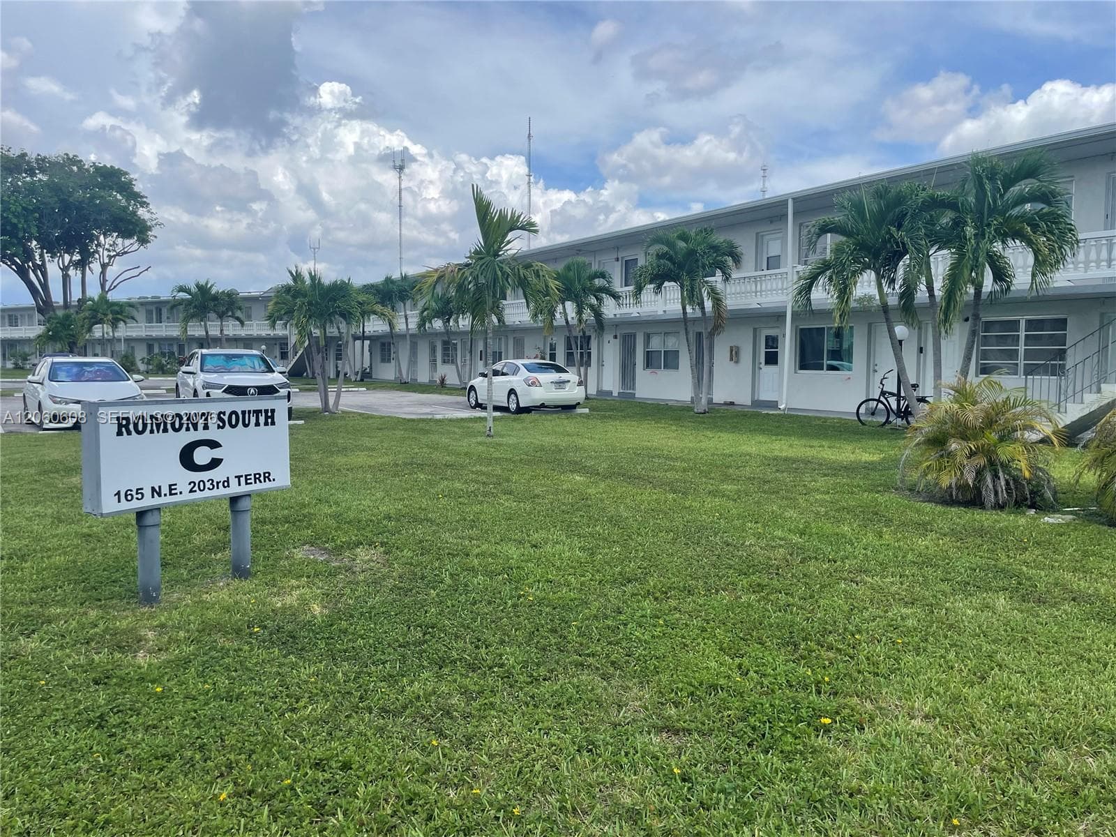 165 NE 203rd Ter # 26, Miami Gardens FL 33179 - Miami Gardens, FL - Photo 1