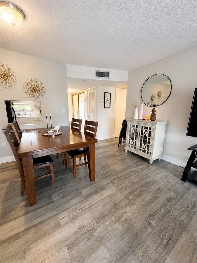 8345 Sunrise Lakes Blvd # 203, Sunrise FL 33322 - Sunrise, FL - Photo 4