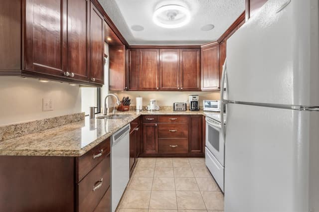 141 Date Palm Drive, Lake Park FL 33403 - Lake Park, FL - Photo 3
