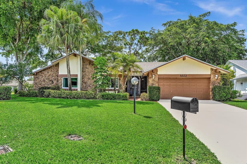 5572 Sugar Mill Court, Delray Beach FL 33484